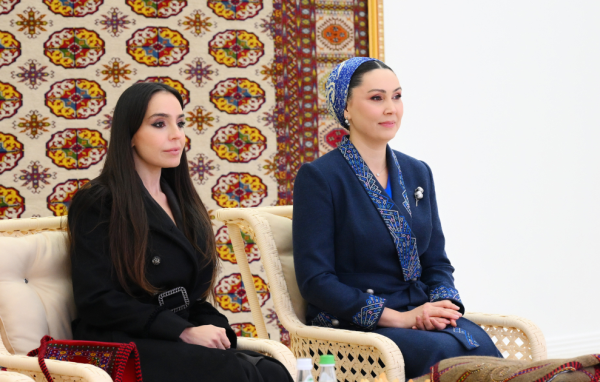 Heydər Əliyev Fondunun vitse-prezidenti Leyla Əliyeva Türkmənistan milli mətbəxinə həsr olunan sərgi